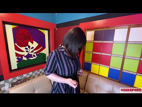 ❤️ Cutie Japanese pẹlu awọn omu nla ṣe baraenisere pẹlu awọn nkan isere ibalopọ ati pe o ni orgasm kan. O sọrọ ninu ifọrọwanilẹnuwo kan nipa iriri onibaje rẹ. Awọn ori omu nla ati obo ti o ni irun ti n kerora. Osaka onihoho ❤  si wa ❌❤