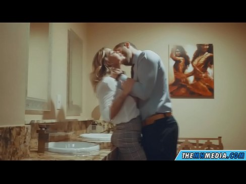 ❤️ Nigbati bilondi ti oyan ba tan ọ ni yara isinmi ti gbogbo eniyan ❤ si wa ❌❤